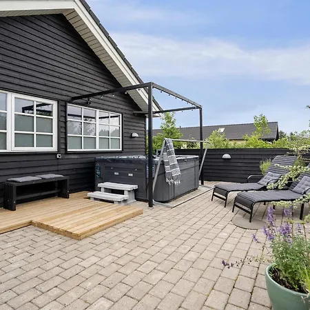 Holiday home Cxxxiii